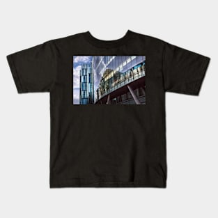 A building outside the John Rylands library 2 Kids T-Shirt